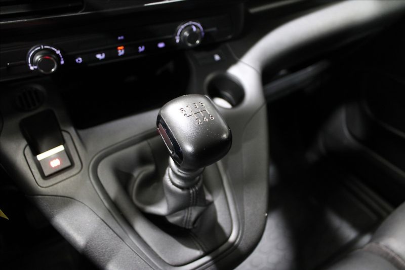 Citroën Berlingo 1,2 PureTech 1.majitel CZ - fotka 21 z 23