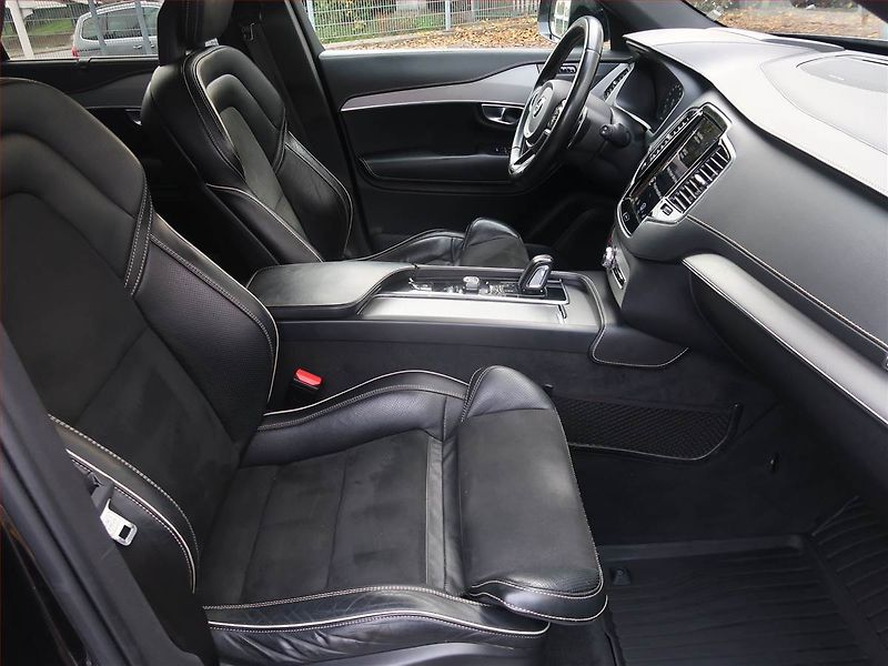 Volvo XC90 (2019) D5 AWD - fotka 9 z 31