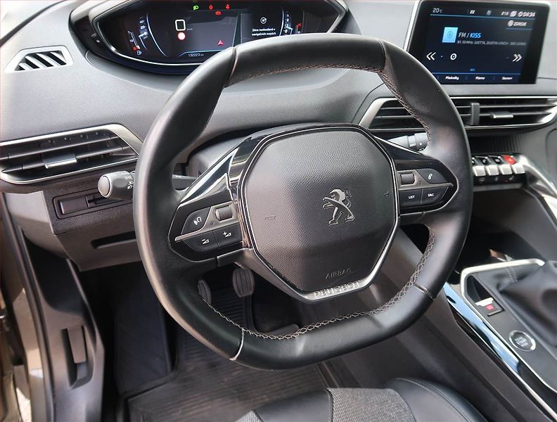 Peugeot 3008 (2020) Allure Pack 1.5 BlueHDi - fotka 16 z 21