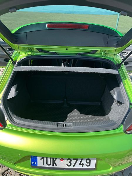 Volkswagen Scirocco (2009) - fotka 16 z 17