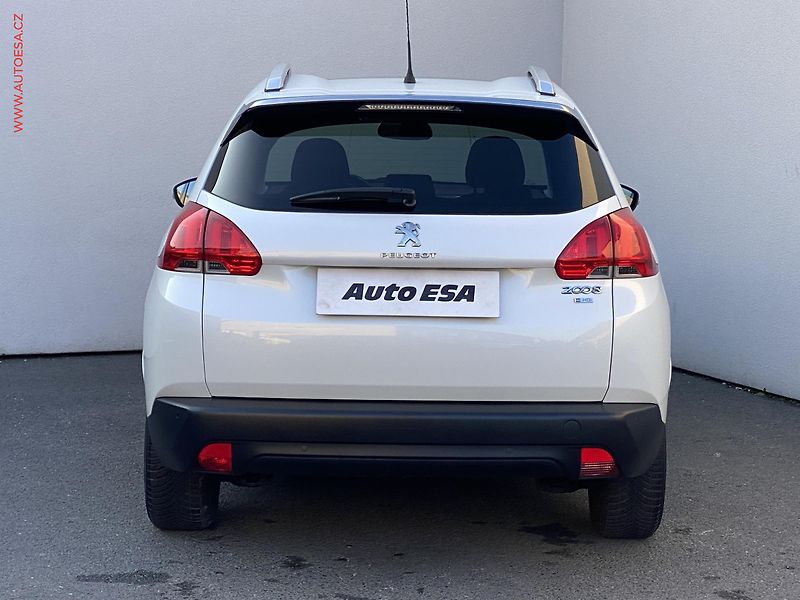 Peugeot 2008 (2014) 1.6 e-HDi, Navi, kamera - fotka 5 z 19