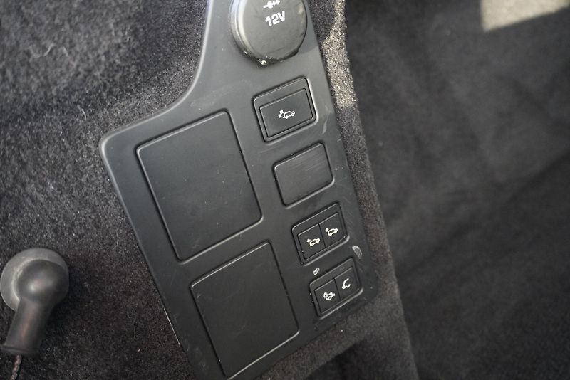 Land Rover Discovery 3,0 TD6 HSE 4WD AUT. - fotka 33 z 38