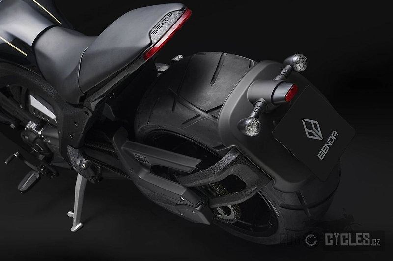 Benda LFC 700 (2026) Skladem - fotka 17 z 20