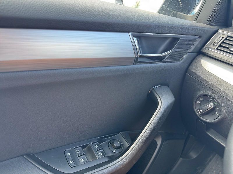 Škoda Superb (2023) AMBITION 2.0TDI 110kW DSG CZ - fotka 11 z 11