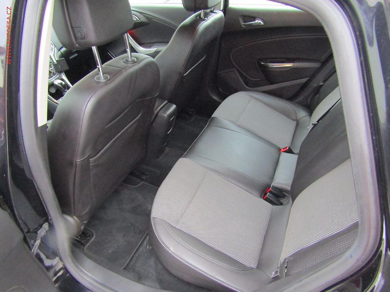 Opel Astra (2010) 1.4T, Cosmo, bixen - fotka 10 z 16