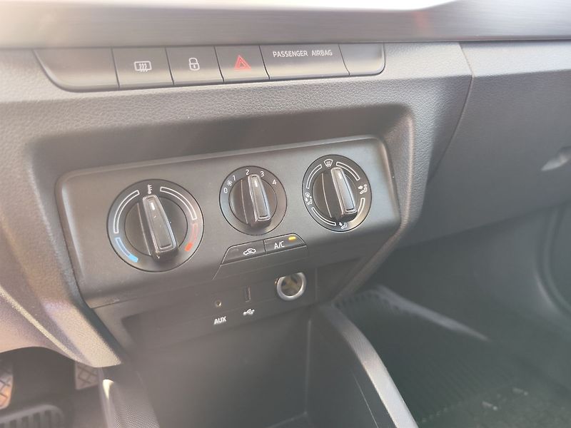 Škoda Fabia 1.2 TSI/66kW Ambition - fotka 15 z 21