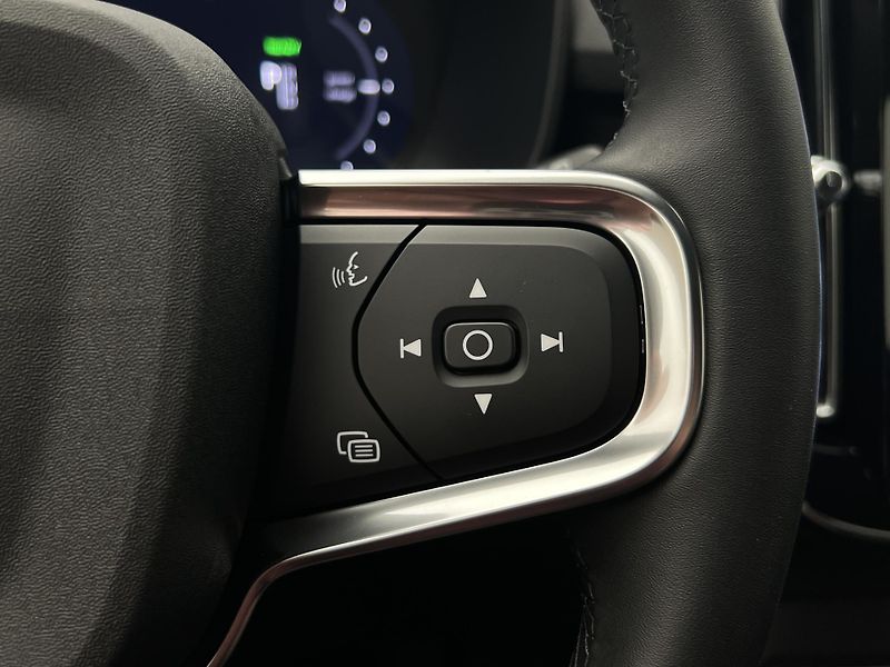 Volvo EX40 PURE ELECTRIC TWIN ENGINE AUT  - fotka 20 z 45
