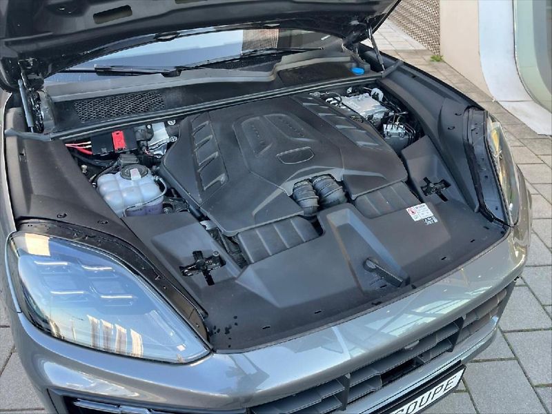 Porsche Cayenne 4,0   V8 S Coupe - fotka 14 z 17