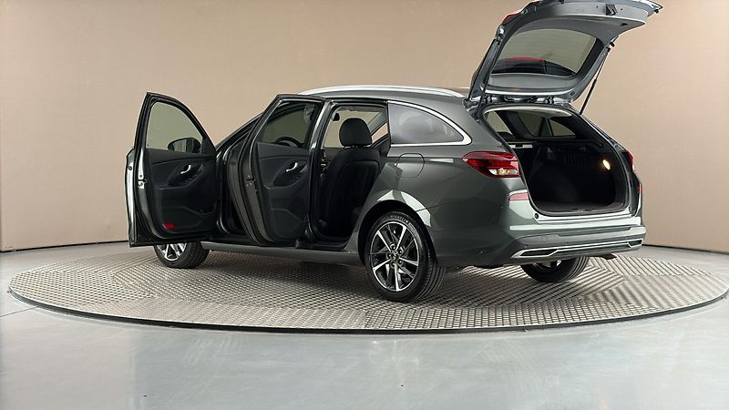 Hyundai i30 1.5 T-GDI Style Kombi - fotka 7 z 29