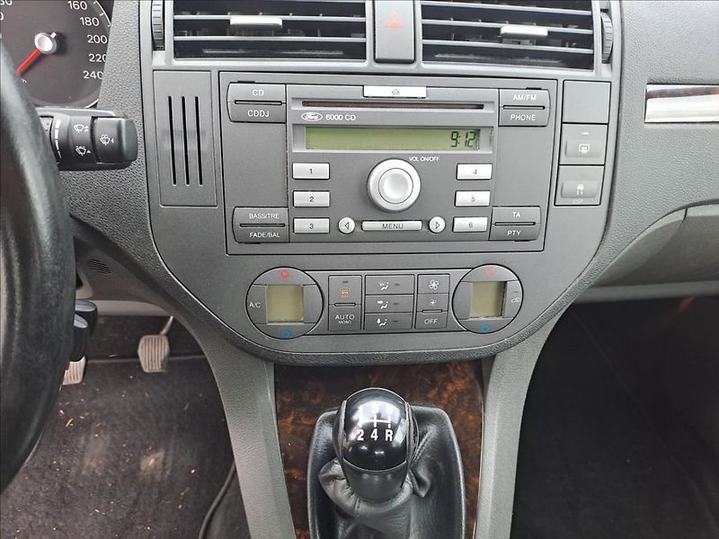 Ford C-MAX 1,6 i GHIA - fotka 12 z 14