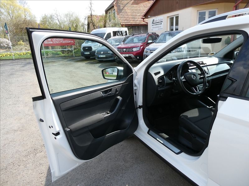 Škoda Fabia 1,2 TSi SCOUT 2x kola,1.majite - fotka 19 z 43
