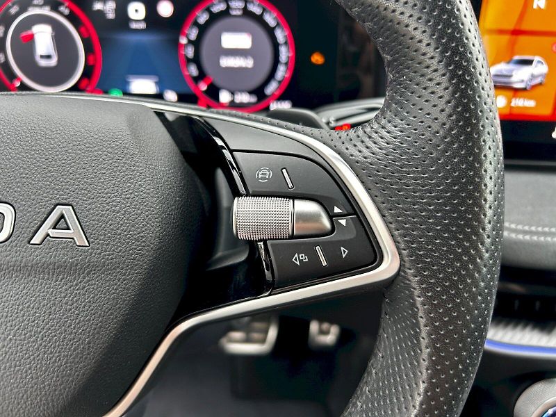 Škoda Superb (2025) Combi 2.0 TDI 110kW DSG SportL - fotka 9 z 35