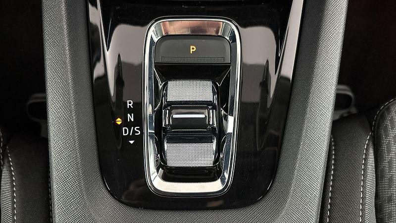 Škoda Octavia 2.0 TDI DSG Style Combi - fotka 23 z 26
