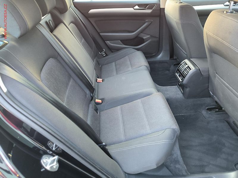 Volkswagen Passat (2017) 1.6 TDi, Comfortline, kamera - fotka 11 z 17