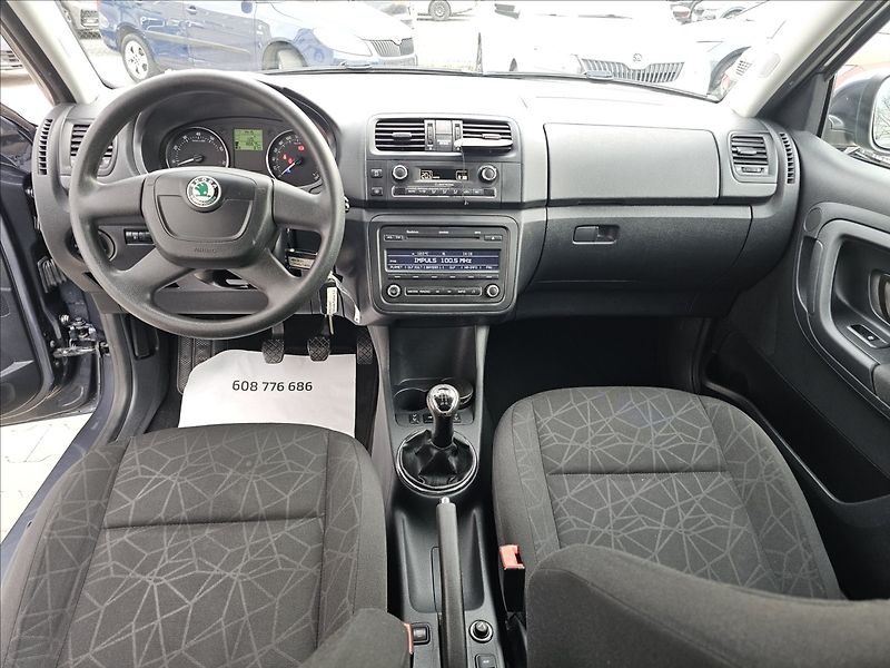 Škoda Fabia II 1,2TSi 63KW Ambiente - fotka 24 z 43