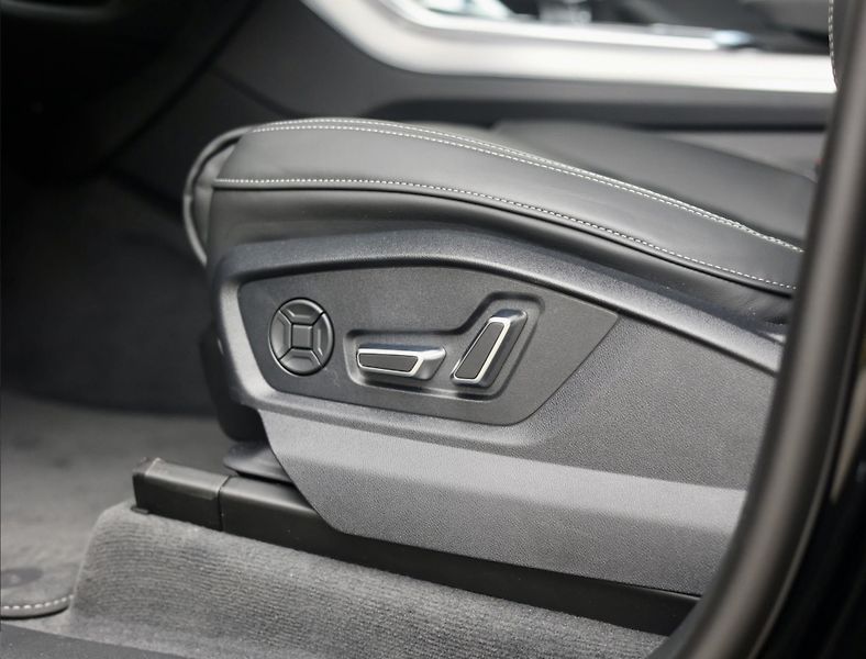 Audi Q8 (2026) 55 TFSIe Quattro - fotka 24 z 47