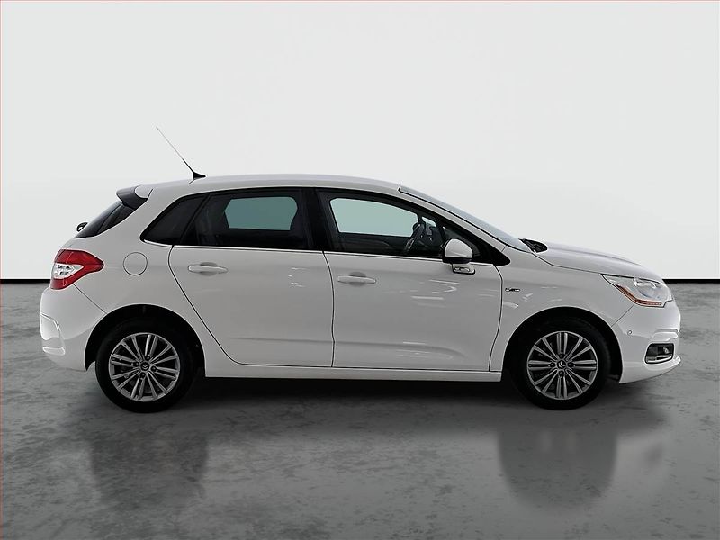Citroën C4 (2012) Exclusive 1.6 HDi, Serv.kniha - fotka 6 z 19