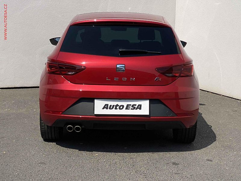 Seat Leon (2019) 1.5 TSi, FR, DSG, LED, panor - fotka 5 z 19
