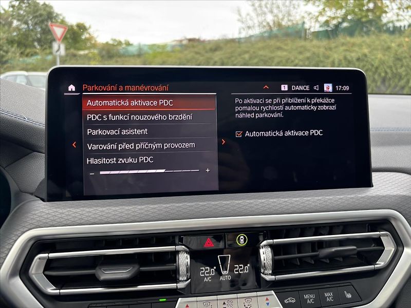 BMW X3 3,0 M40d 250kW WEBASTO PANORAM - fotka 30 z 49