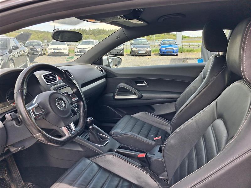Volkswagen Scirocco 1,9 2.0 TDi, kůže - fotka 9 z 13