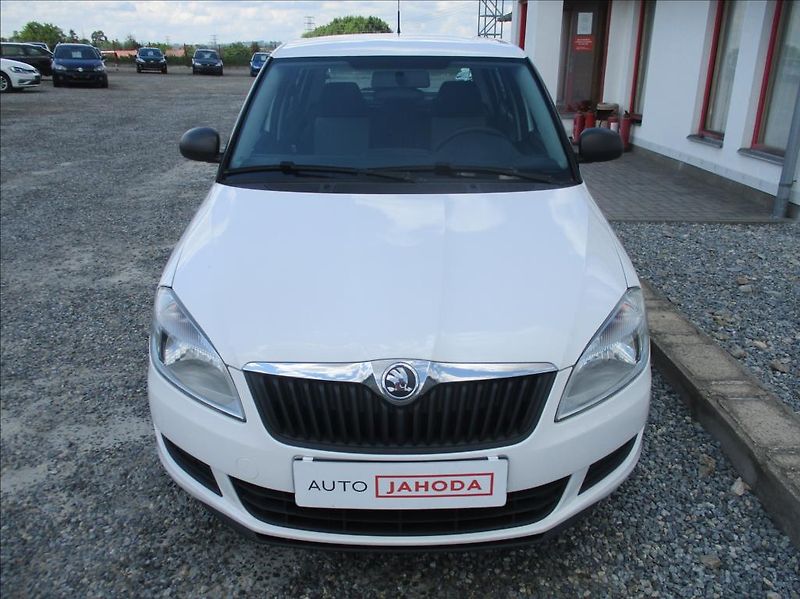 Škoda Fabia 1,2 TSi, klimatizace,serviska, - fotka 2 z 28