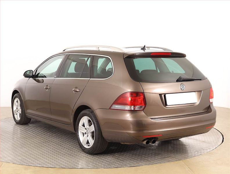 Volkswagen Golf (2011) 2.0 TDI, Serv.kniha, Tempomat - fotka 4 z 17