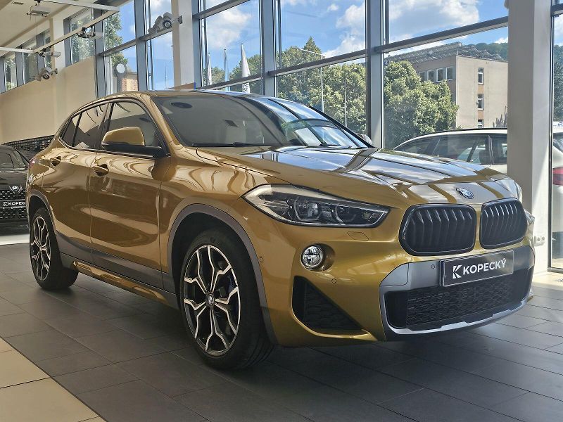 BMW X2 xDrive20i - fotka 3 z 24