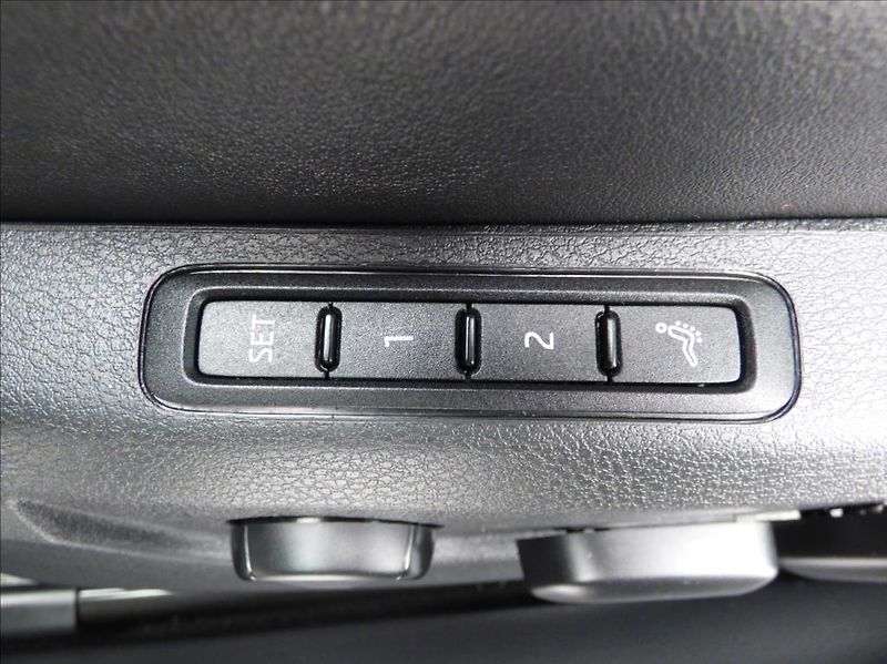 Škoda Superb 2,0 TDI DSG CRYSTAL LIGHT  Sty - fotka 36 z 78