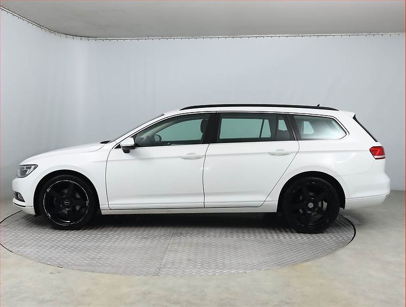 Volkswagen Passat (2018) Comfortline 2.0 TDI, Automat - fotka 3 z 18