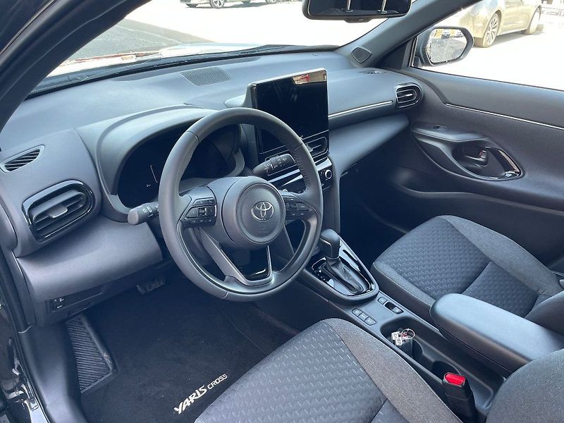 Toyota Yaris Cross 1.5HEV, Style, ČR-1, DPH - fotka 16 z 24