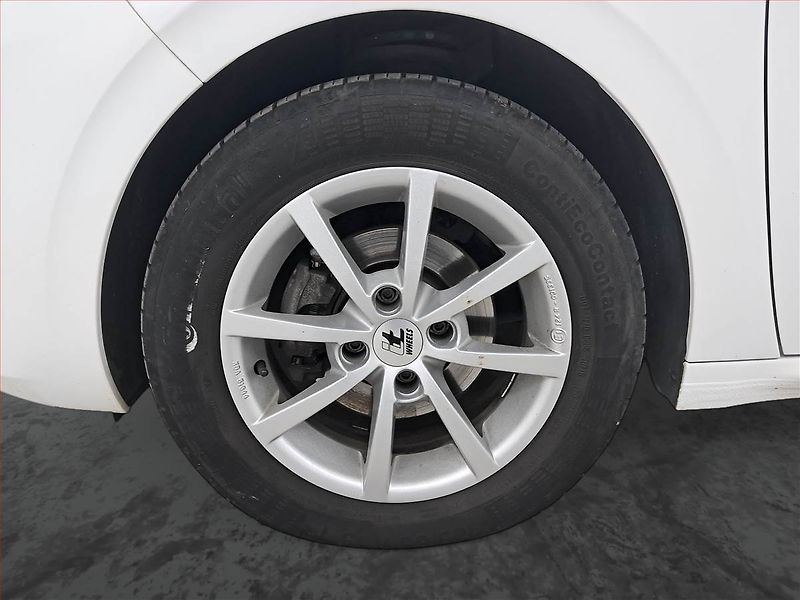 Peugeot 208 (2018) 1.2 PureTech, Serv.kniha - fotka 15 z 18