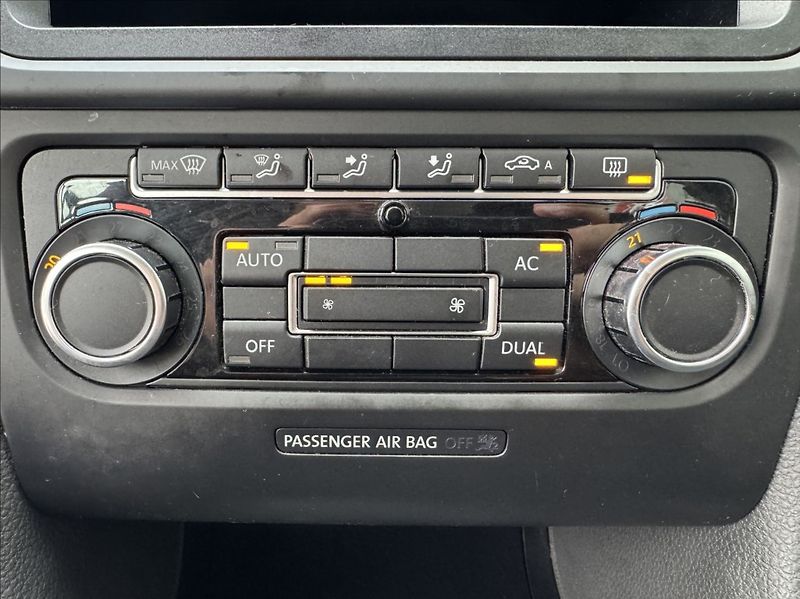 Volkswagen Golf 1,4 i 16V TRENDLINE 1.maj. ČR - fotka 42 z 50