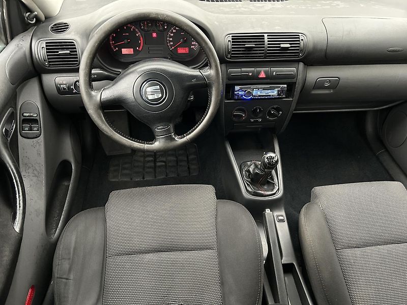Seat Leon 1.6 i Stella - fotka 15 z 20