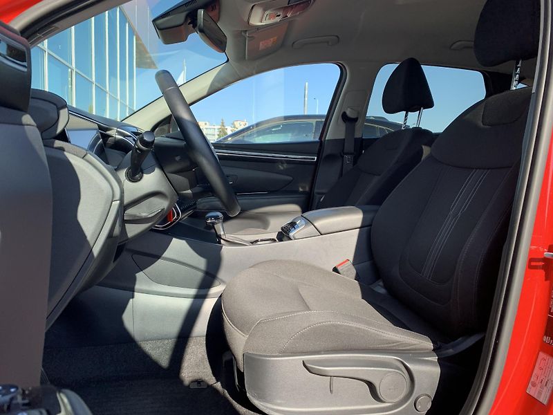 Hyundai Tucson SMART 1.6 T-GDI 110kW DCT - fotka 17 z 32