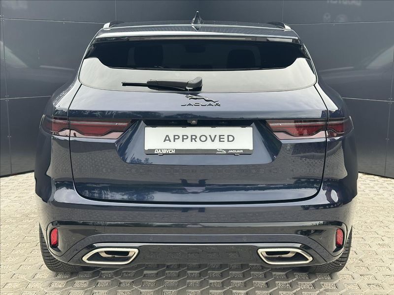 Jaguar F-Pace 3,0 R-DYNAMIC SE AWD DPH - fotka 8 z 33