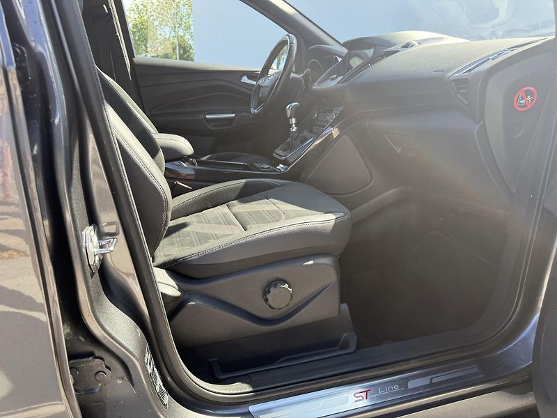 Ford Kuga (2017) 1.5 EcoBoost ST line 110kW - fotka 18 z 40