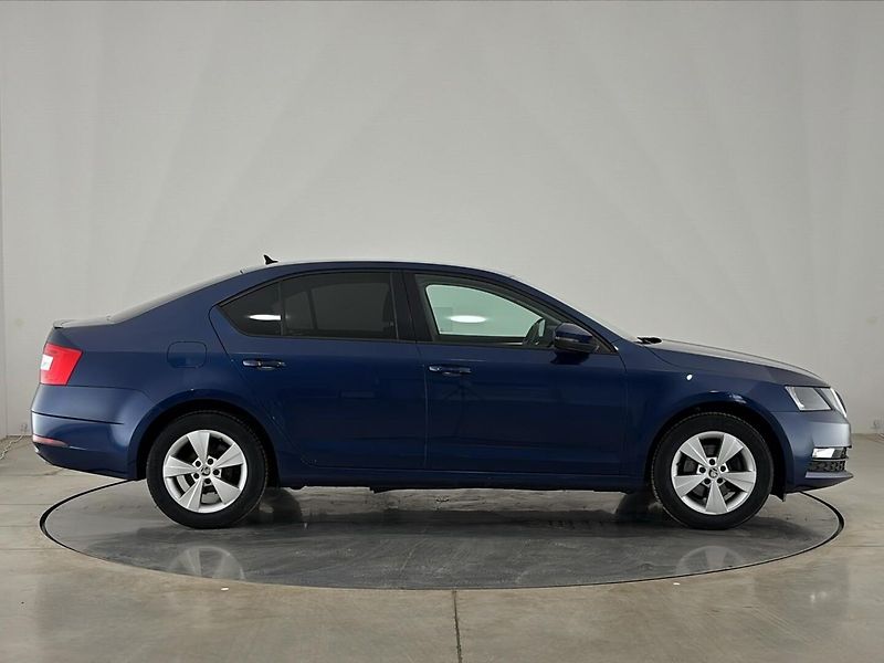 Škoda Octavia Ambition DSG - fotka 16 z 27