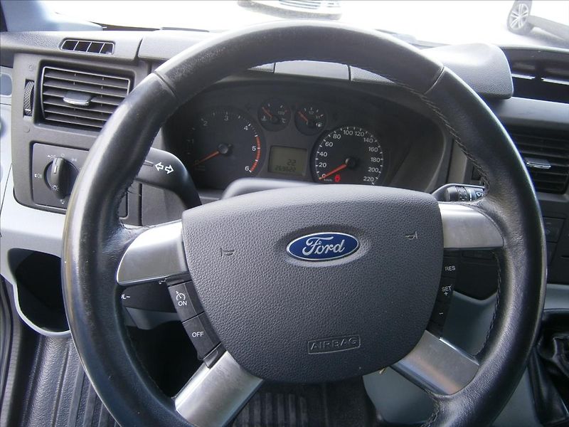 Ford Transit 2,2 TDCI KLIMA L3H3 9 MÍST - fotka 13 z 16