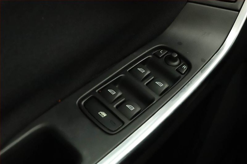 Volvo XC60 (2013) D4, Automat, Navi, Tempomat - fotka 16 z 16