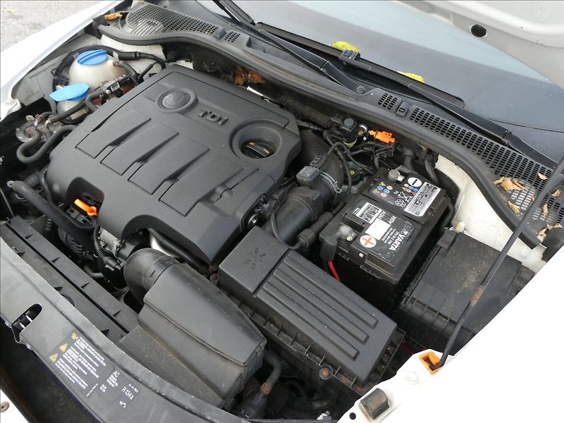 Škoda Octavia 1,6 TDi 77kW 2x kola, závěs - fotka 27 z 30