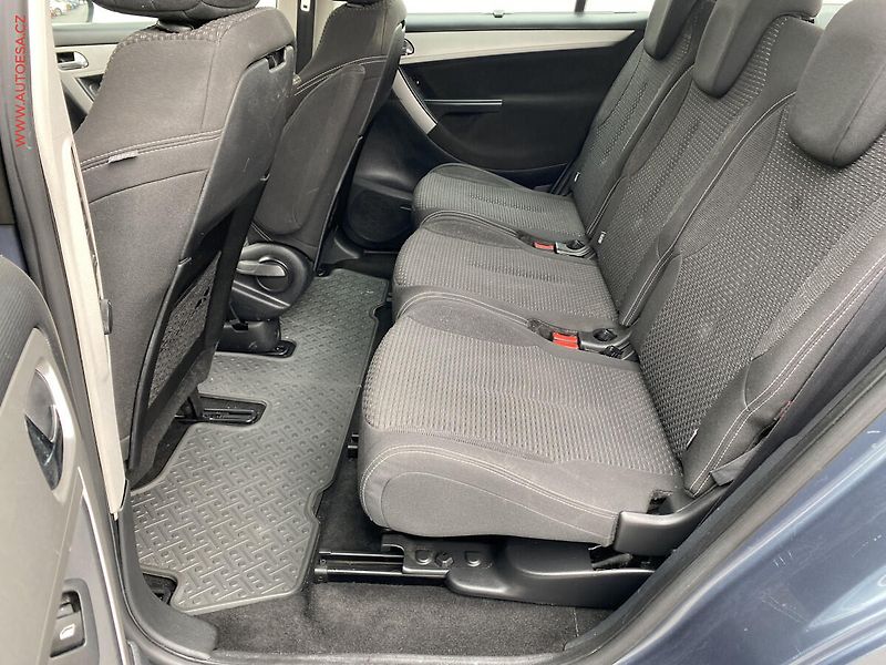 Citroën Grand C4 Picasso (2011) 1.6 HDi, AC, TZ, park.čidla - fotka 11 z 18