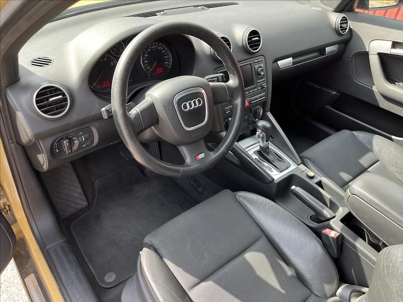 Audi A3 3,2 i V6 184KW 4x4  Sportback - fotka 9 z 45
