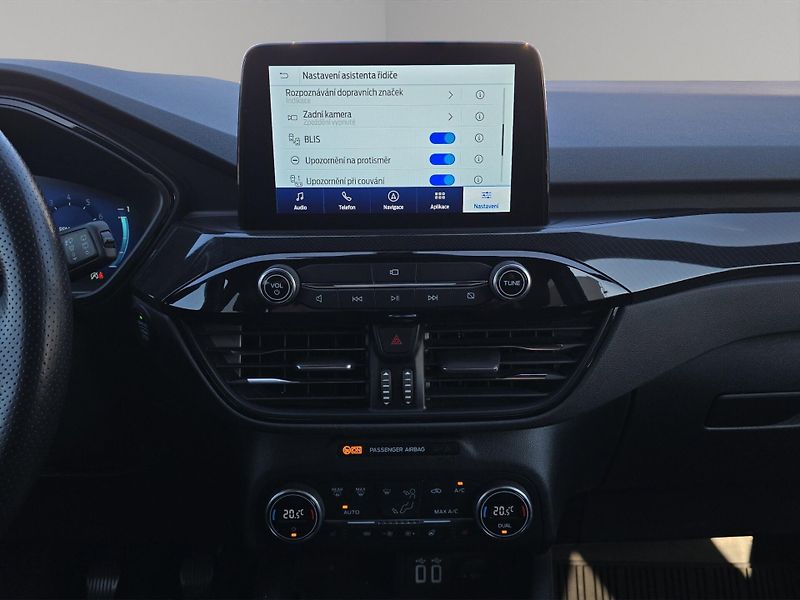 Ford Kuga (2021) ST Line 1.5 Ecoboost 110kw, se - fotka 19 z 28