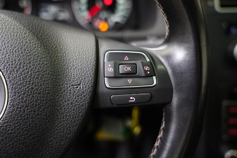 Volkswagen Touran - fotka 17 z 24