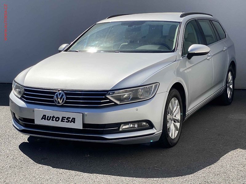 Volkswagen Passat (2018) 2.0 TDi, Comfortline, DSG - fotka 3 z 18