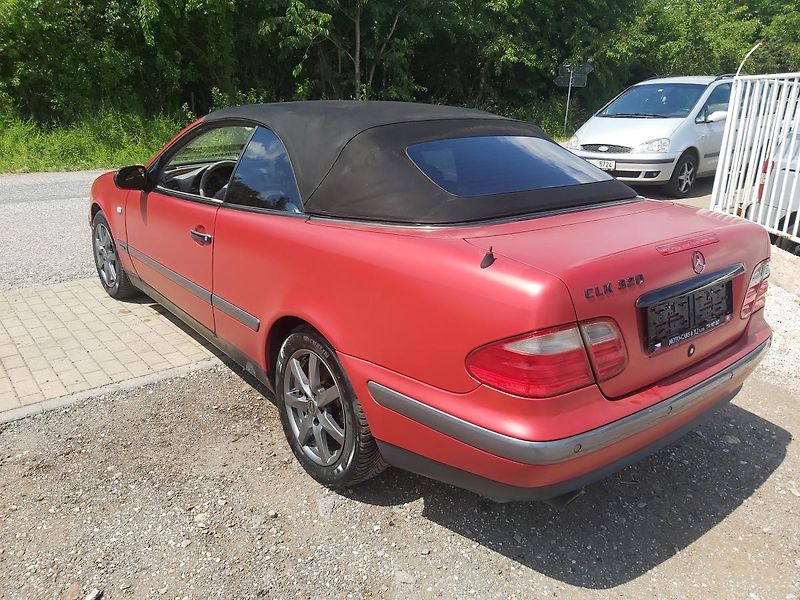 Mercedes-Benz CLK (1998)  320, 160 KW - fotka 10 z 41