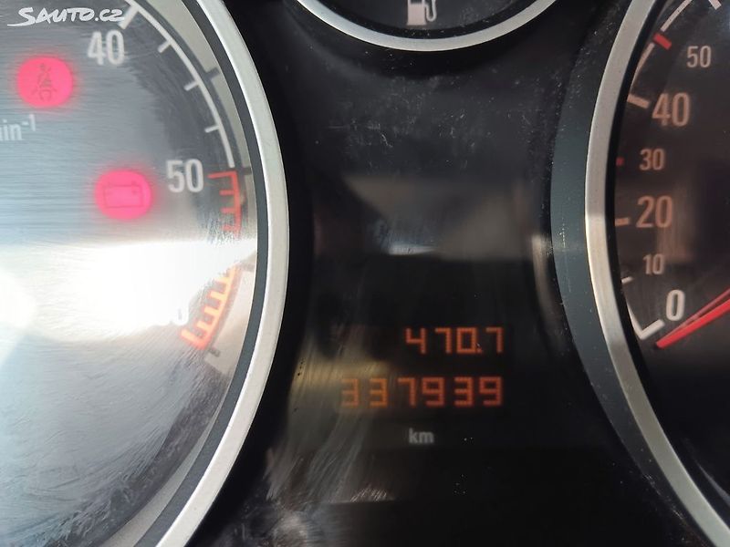 Opel Astra 1.7 CDTI - fotka 12 z 24