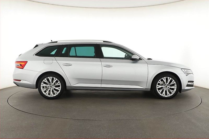 Škoda Superb (2023) Style 2.0 TDI - fotka 6 z 20