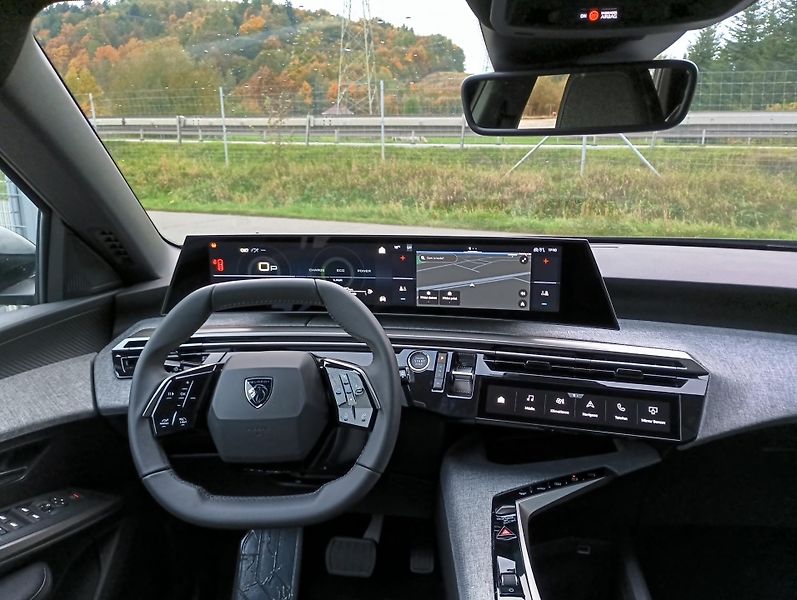 Peugeot 5008 (2026) ALLURE Hybrid 145 e-DCS6 - fotka 11 z 13