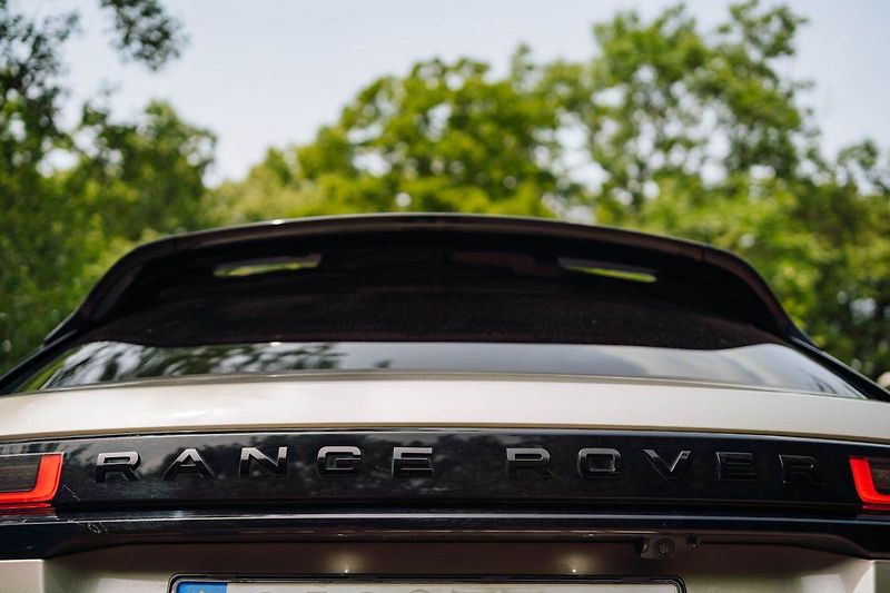Land Rover Range Rover Velar (2020) D275 - fotka 14 z 30
